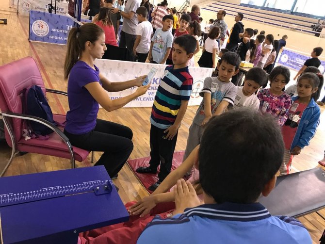 Yetenek Taraması İçin Spor Malzemeleri Dağıtılacak