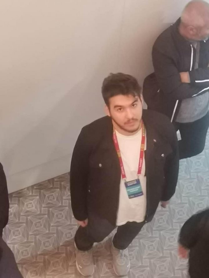 Trafik Kazasında Ölen Genç Dualarla Toprağa Verildi