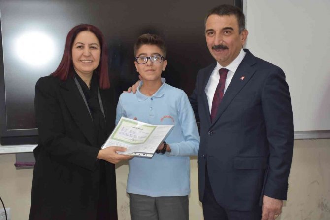 Siirt’te 89 Bin 800 Öğrenci Karne Sevinci Yaşadı