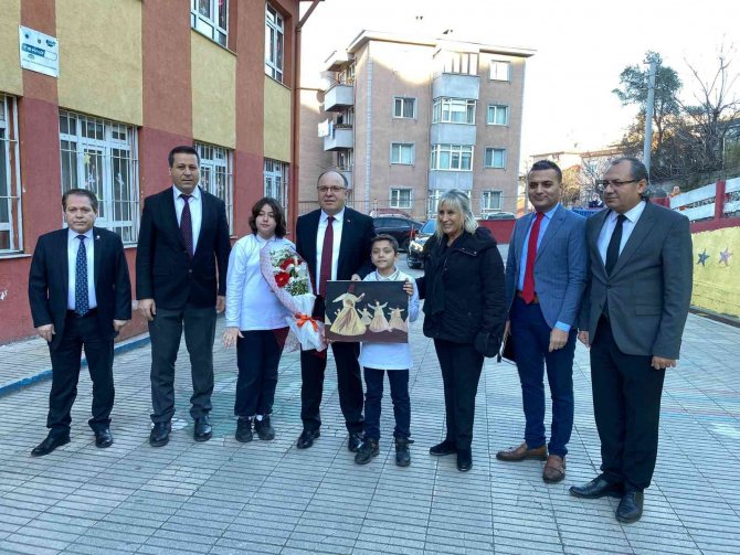 Öğrencilerin Karne Mutluluğu