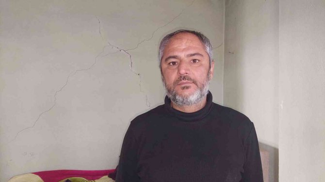 Zemin Kaydı, Duvarlar Çatladı