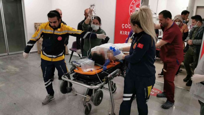 Otomobil Vince Arkadan Çarptı: 1’i Bebek 3 Ölü, 1 Ağır Yaralı