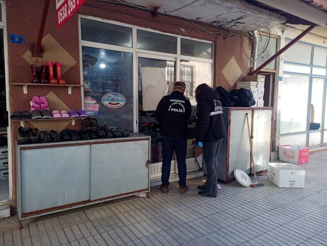 İ̇ş Yerinin Camını Taşla Kırdı, İçerdeki Bağış Kutusunu Çaldı