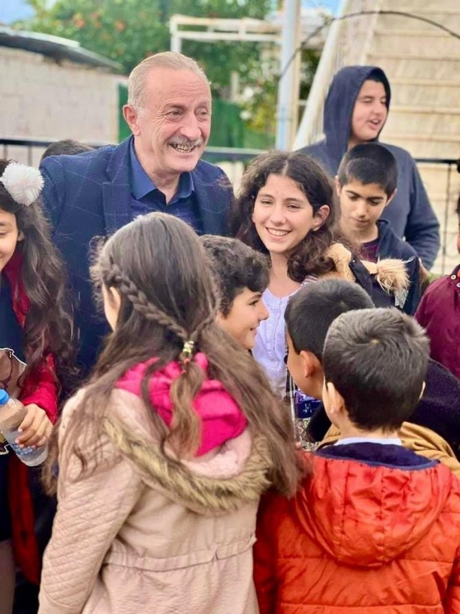 Başkan Atabay, Çocukların Karne Sevincini Paylaştı