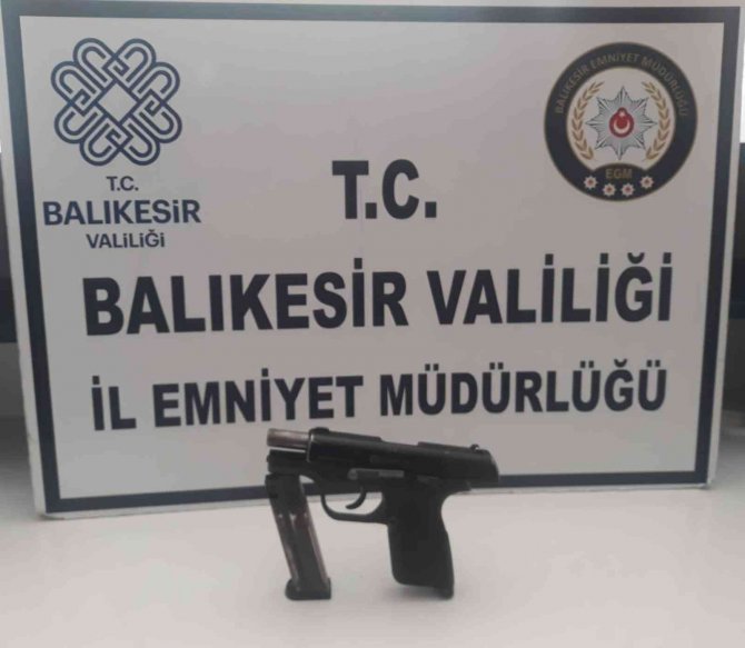 Balıkesir’de Polis, Aranan 49 Şahsı Yakaladı