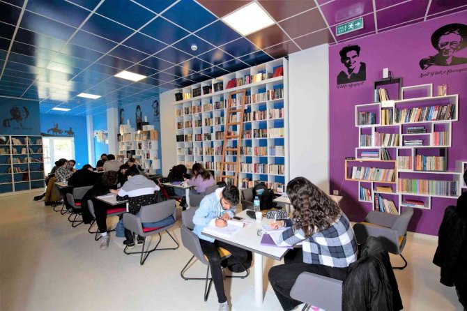 Başkan Atay, Dokuzuncu Kitap Kafe’yi Açacak