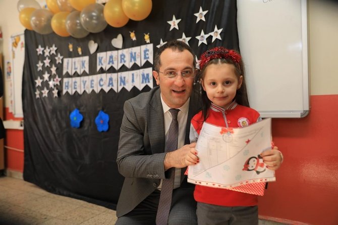 Başkan Ekim Miniklerin Karne Sevincine Ortak Oldu