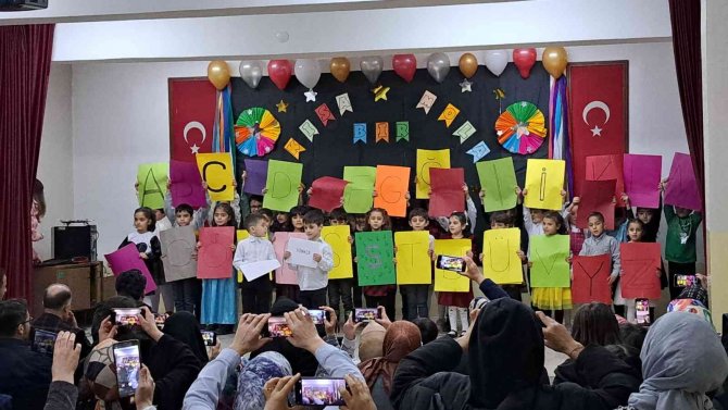 Tatvan’da Miniklerin Okuma Heyecanı