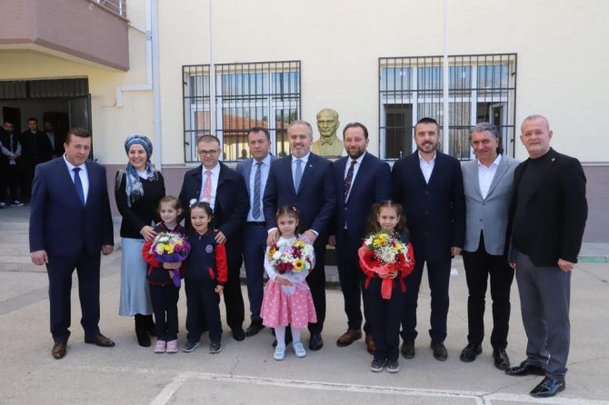 Bursa’da 706 Bin Öğrenci Karne Aldı