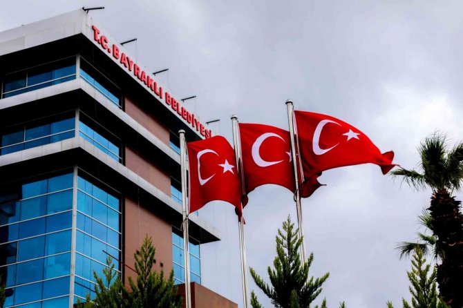 ‘Bayraklı Çözüm Merkezi’ Yüzleri Güldürüyor