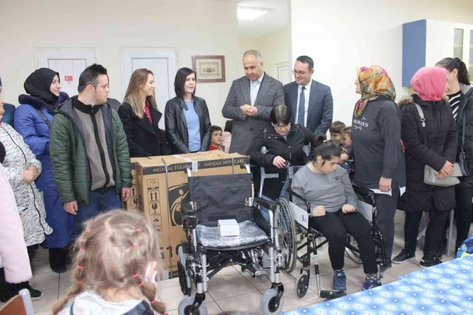 Biga’da Öğrencilerden Anlamlı Bağış