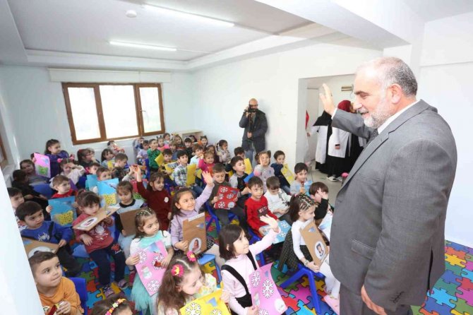 Başkan Sandıkçı Öğrencilerin Karne Sevincine Ortak Oldu