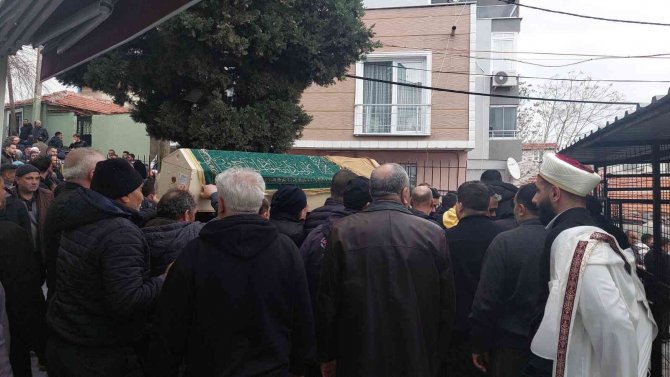 Dini Nikahlı Eşi Tarafından Boğazı Kesilerek Öldürülen Kadın Toprağa Verildi