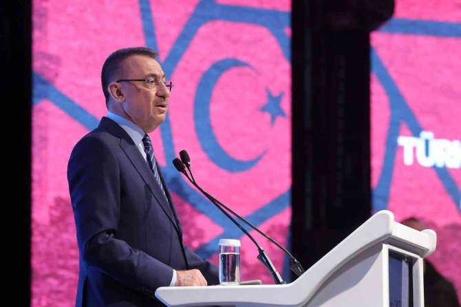 Cumhurbaşkanı Yardımcısı Oktay: "Hayatlarında Kağıt Uçak Katlayıp Uçuramamış Basiretsizler, Savunma Tarihine Geçen Milli Şirketlerimize Dil Uzatıyor"