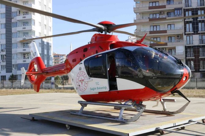 Kalp Krizi Geçiren Hasta, Ambulans Helikopter İle Hastaneye Sevk Edildi