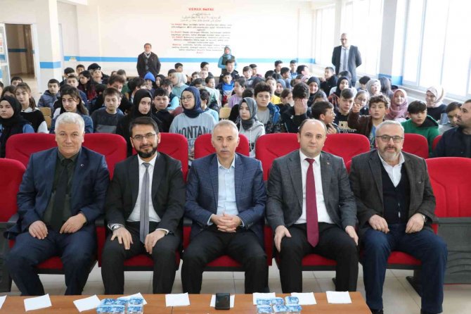 Taşova’da 3 Bin 950 Öğrenci Karne Aldı