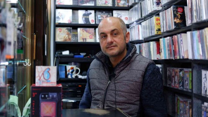Edirne’nin Tek Kasetçisi Müşterilerini Nostaljik Yolculuğa Çıkarıyor