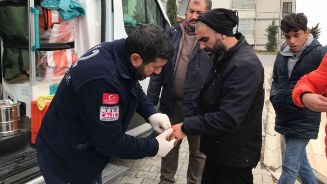Çocuğun Düşürdüğü Isıtıcı Camla Kapatılan Balkonu Küle Çevirdi: 4 Yaralı