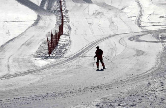 Sömestr Tatiline Ergan Kayak Merkezi Boş Girdi