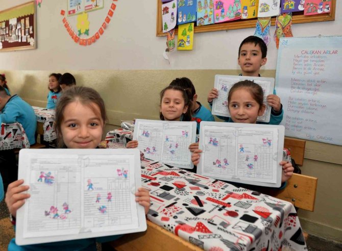 Erzurum’da Karne Sevinci, 167 Bin Öğrenci Karne Aldı