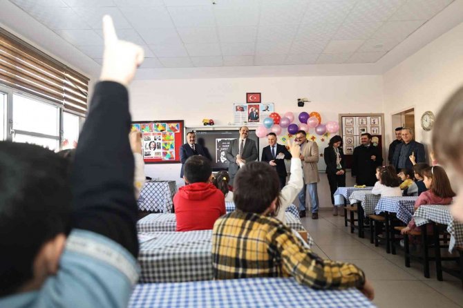 Başkan Orhan’dan Miniklere ‘Rafadan Tayfa’ Sürprizi