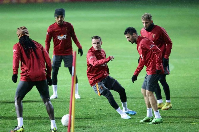 Galatasaray, Antalyaspor Maçı Hazırlıkların Tamamladı