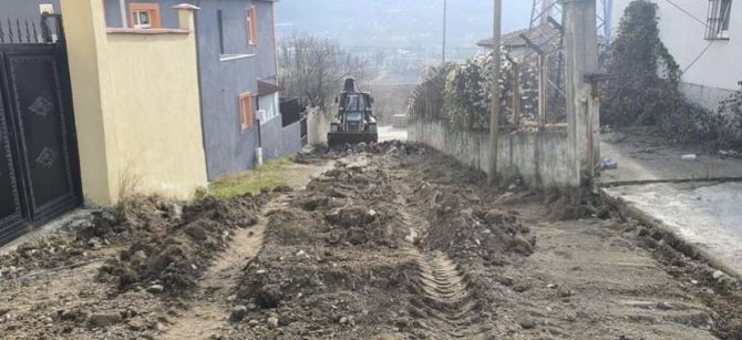 Gökçebey’de Selden Zarar Gören Yollar Yenileniyor