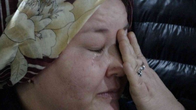 Eşi Müslüman Olunca Gözyaşlarını Tutamadı