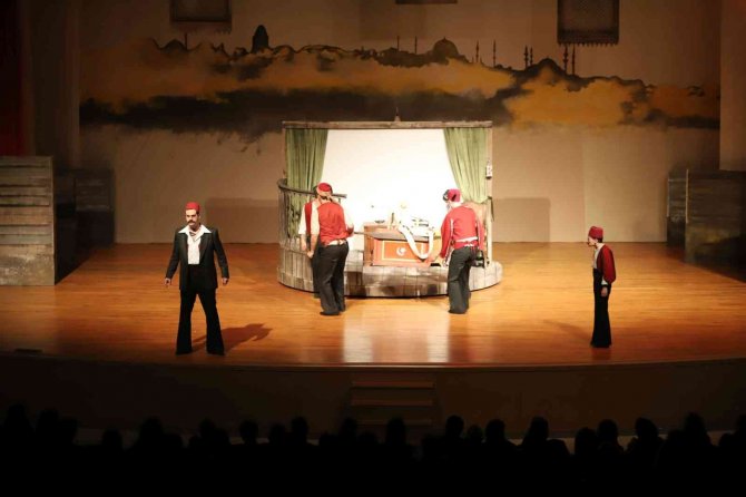 ’Aşkımız Aksaray’ın En Büyük Yangını’ Tiyatro Oyunu Nevü’de Sahnelendi