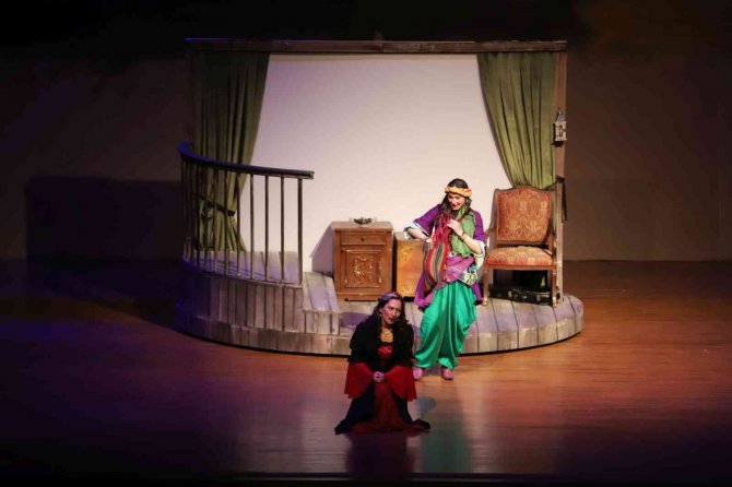 ’Aşkımız Aksaray’ın En Büyük Yangını’ Tiyatro Oyunu Nevü’de Sahnelendi