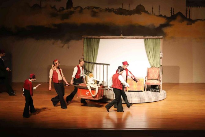 ’Aşkımız Aksaray’ın En Büyük Yangını’ Tiyatro Oyunu Nevü’de Sahnelendi