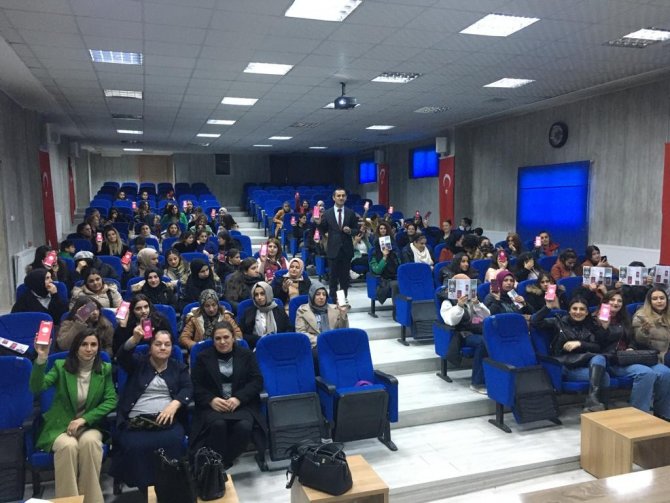 Hakkâri’de Kadınlara Kades Eğitimi Verildi