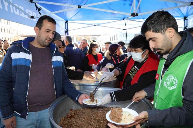 Başkentliler Hem Yağmur Hem De Kar Duasına Çıktı