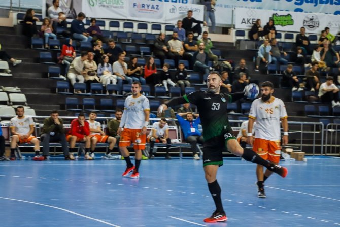 Hentbolda İkinci Devre Başlıyor: Büyükşehir Galibiyet İçin Parkeye Çıkacak
