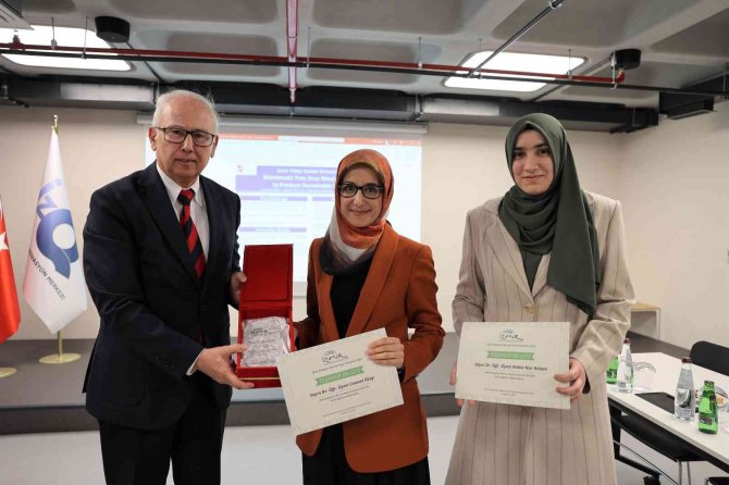 ‘Çevreci Kampüs’ Fikirleriyle Ödül Aldılar