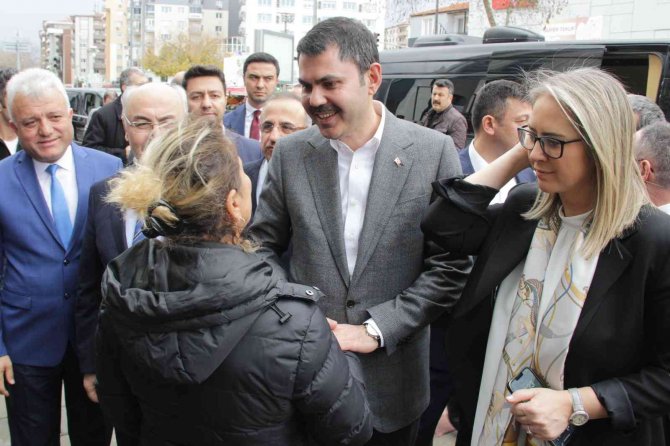 İ̇zmirli Depremzededen Bakan Kurum’a Konut Teşekkürü