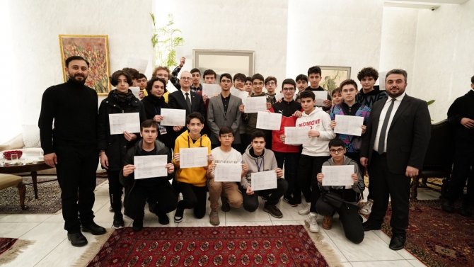 Japonca Öğrenen İ̇mam Hatip Lisesi Öğrencileri Karne Heyecanını Tokyo’da Yaşadı