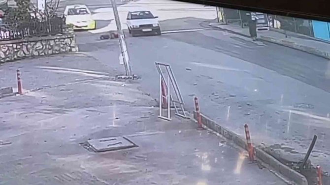 Otomobilin Yayaya Çarptığı Anlar Kamerada