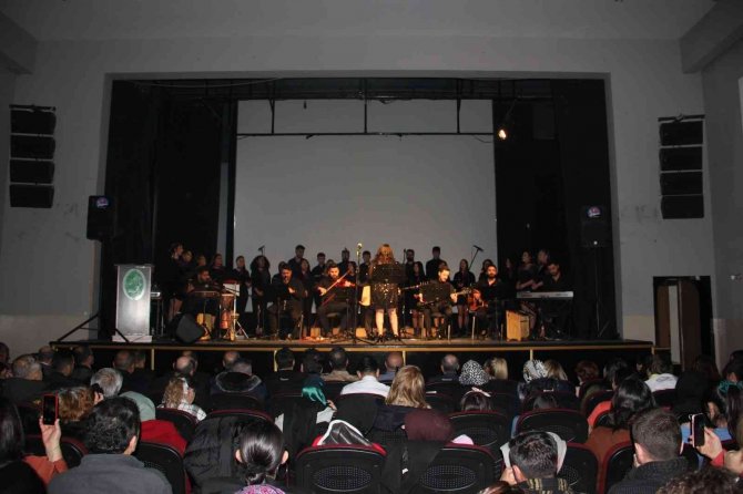 Kars’ta Türk Müziği Korosu Dinletisi Yoğun İlgi Gördü