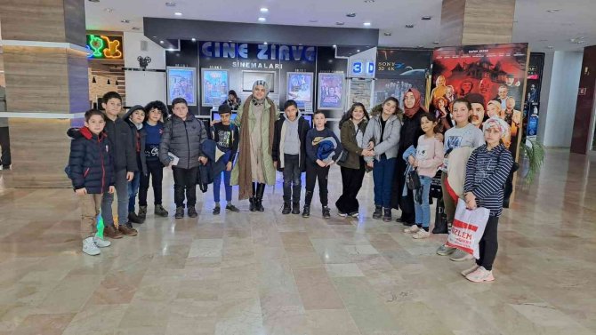 İ̇hsangazili Öğrenciler, “Rafadan Tayfa Galaktik Tayfa” Animasyon Filmini İzledi