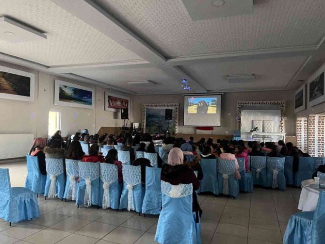 Öğrenciler, Tatile Şenlikle Girdi