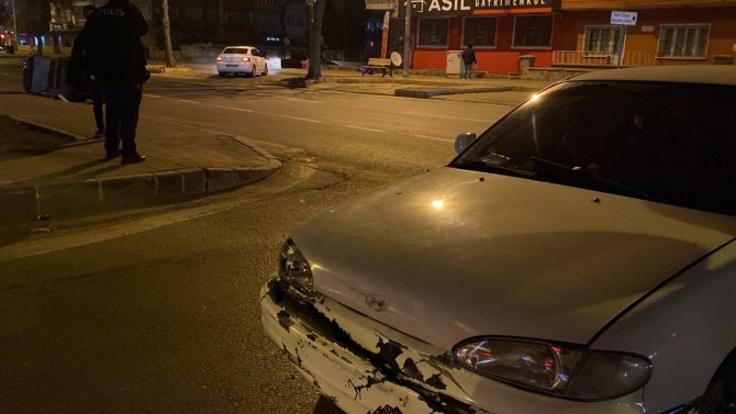 Otomobil İle Moped Çarpıştı:1 Yaralı
