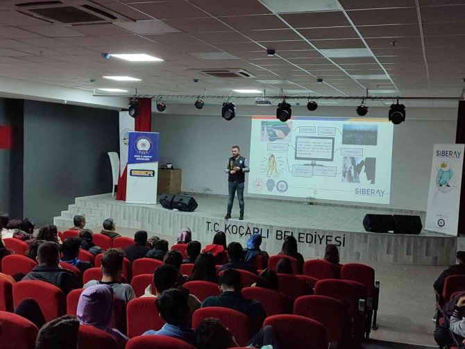 Koçarlı’da Öğrencilere Güvenli İnternet Kullanımı Anlatıldı