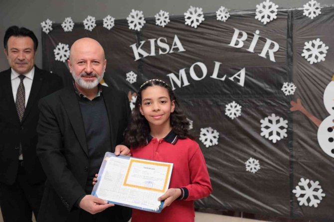 Başkan Çolakbayrakdar, Öğrencilerin Karne Heyecanına Ortak Oldu