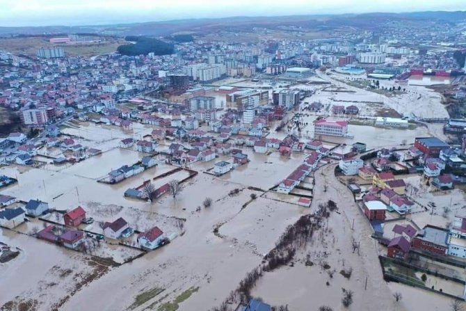 Kosova’da Sel: Sokaklar Sular Altında Kaldı