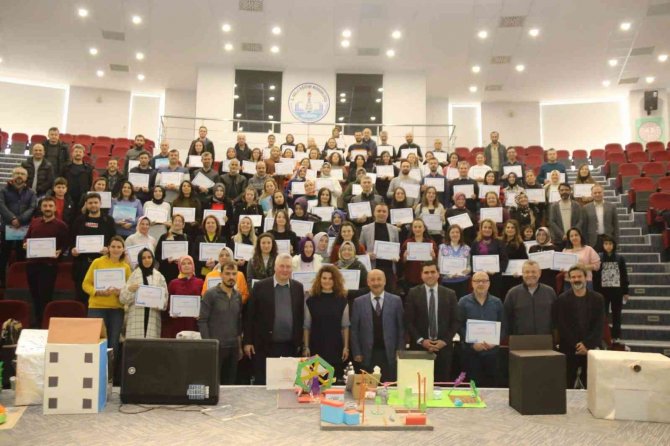 Kütahya’da Stem Eğitimi Çalıştayı’nda Sınıf Ve Matematik Branşı Öğretmenlerine Sertifika