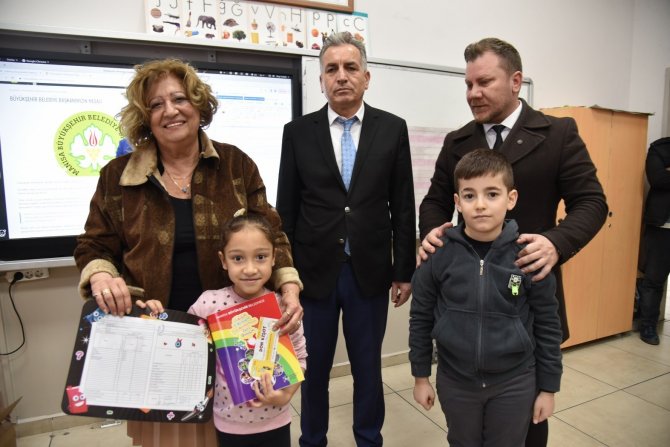 Öğrencilerin Karne Sevinci Büyükşehirle İkiye Katlandı