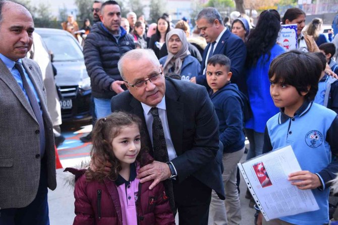 Eğitimci Başkandan, Bol Bol Kitap Okuyun Çağrısı