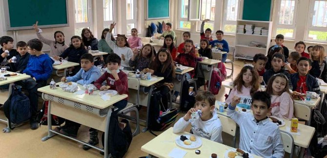 Marmaris’te 15 Bin 105 Öğrenci Karne Sevinci Yaşadı