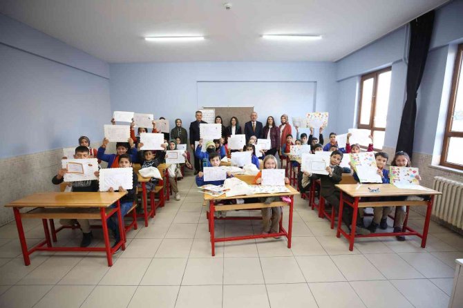 Başkan Kavuş, Çocukların Karne Sevincine Ortak Oldu